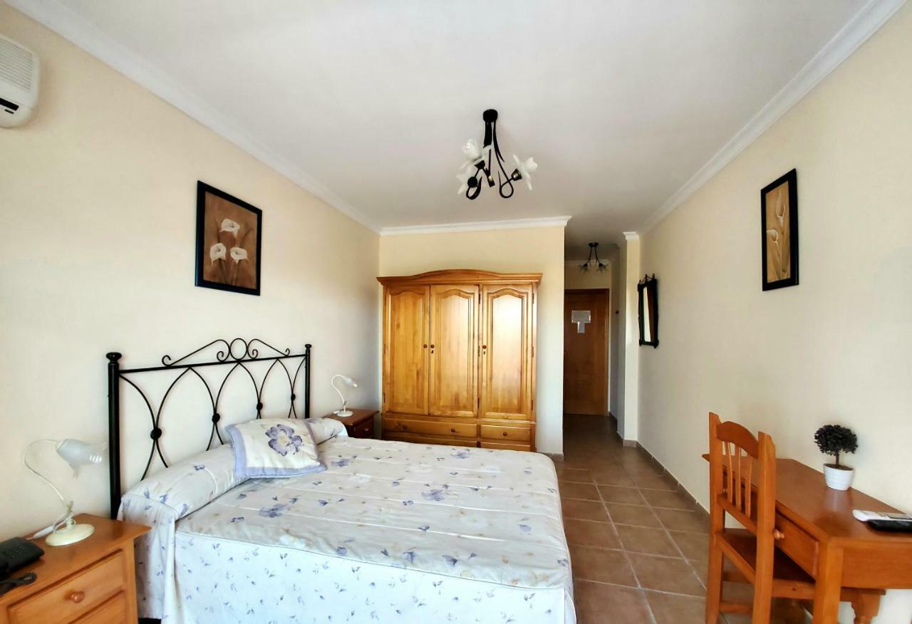 Hotel Arco Del Sol Colmenar Exterior photo