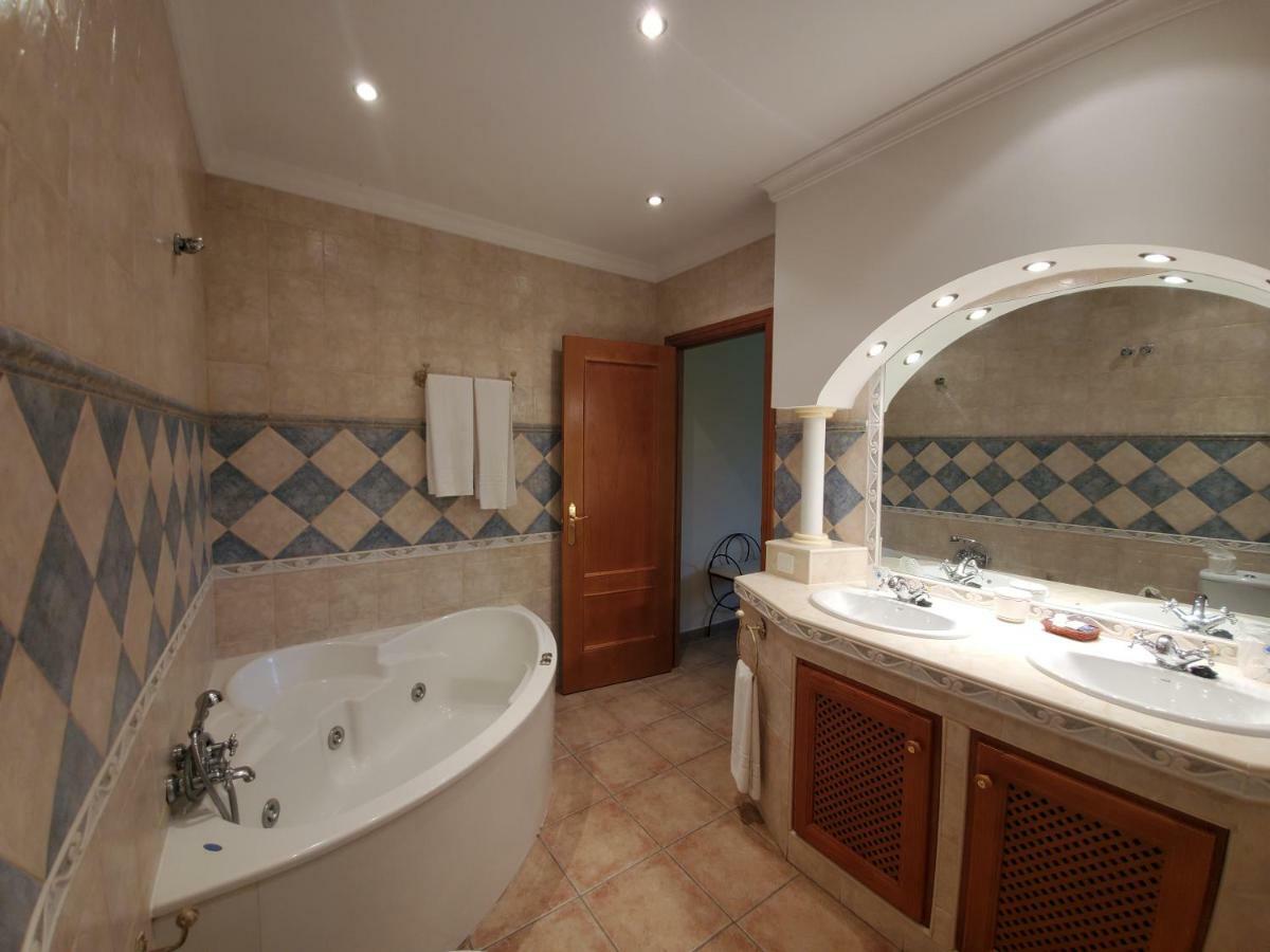 Hotel Arco Del Sol Colmenar Exterior photo